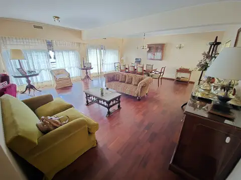 Departamento en Venta de 4 dormitorios