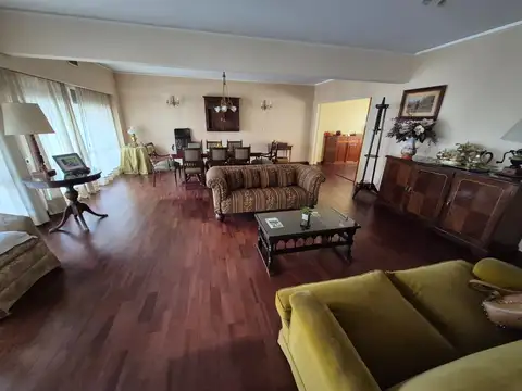 Departamento en Venta con 2 cocheras