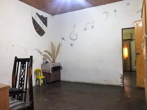 Casa 4 ambientes con 1 baño