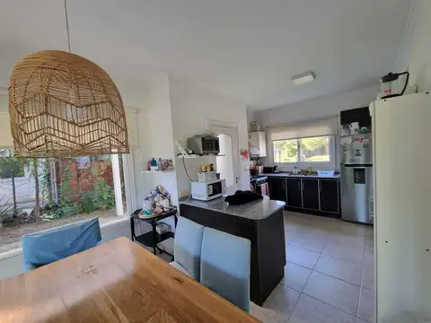 Casa 4 ambientes con 3 baños