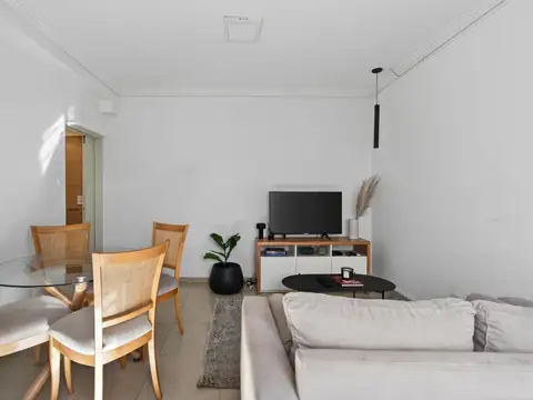 Depto Tipo Casa en Venta en Flores, USD 104.000