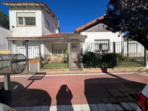 Casa en venta - 2 Dormitorios 1 Baño - Mar del Plata