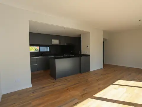 Departamento en Venta en Parque Chacabuco, USD 315.000
