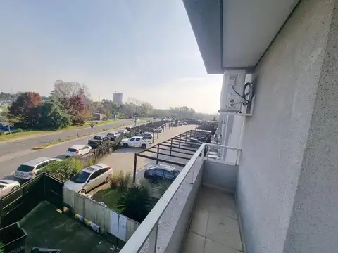 Departamento u oficina con balcon bahia y calle, 2 ambientes