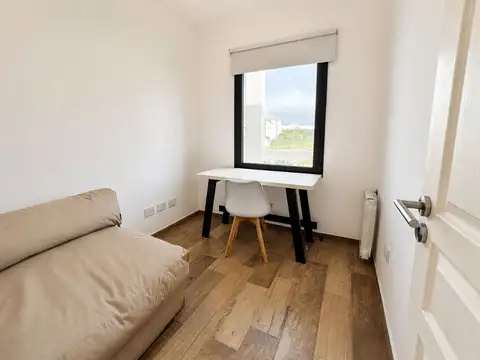 CASA EN VENTA SAN FELIPE 5 AMBIENTES CON PISCINA