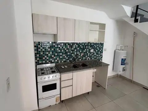 Departamento en Alquiler en Lanus Este, $ 590.000