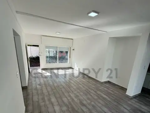 Venta casa 3 ambientes en castelar norte totalmente reciclada