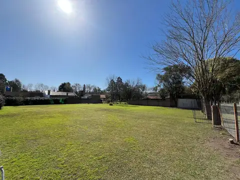 Lote de terreno en venta- F. Ramírez al 1900, Barrio Los Troncos, Funes- 525 M2.