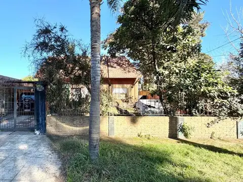 Venta Casa 6 Ambientes sobre Lote de 600 m² | Pileta | Garage para 3 Autos | A 1 Cuadra del Acceso O