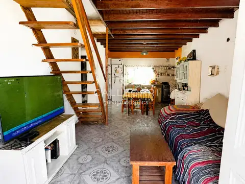 Casa 4 ambientes con 2 baños