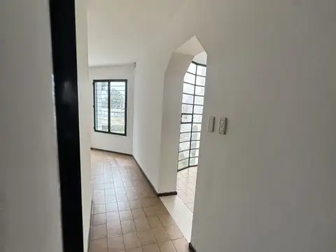 Casa 6 ambientes con 3 baños