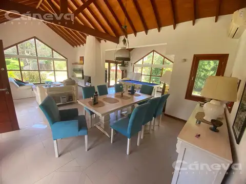 Ubicacion inmejorable, Importante Propiedad, impecable de 7 amb.