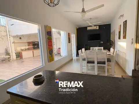 Casa tipo dúplex en excelente ubicación