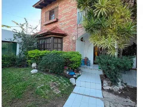 Casa tipo dúplex en excelente ubicación
