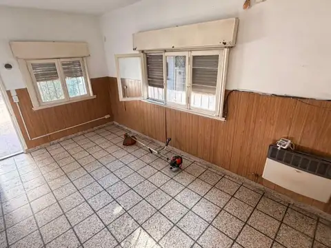 Casa 3 ambientes con 1 baño
