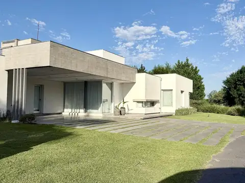 Casa en Alquiler Temporal en Ibarlucea, USD 3.000