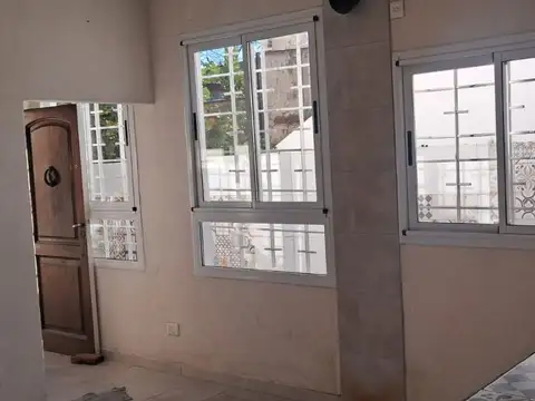 Depto Tipo Casa en Alquiler de 2 ambientes