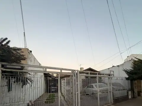 ph en alquiler con cochera para 3 autos, quincho con parrilla