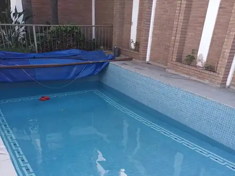 Casa en Venta con 3 cocheras