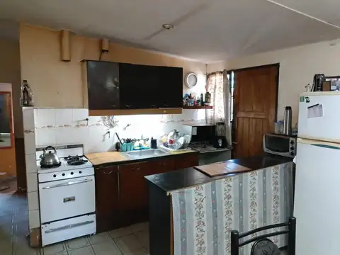 Casa 5 ambientes con 1 baño