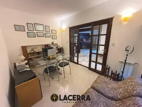 Casa con 7 ambientes en venta a metros de la quinta presidencial