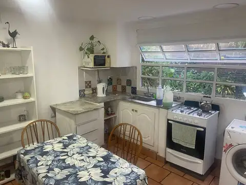 Casa 2 ambientes con 1 baño