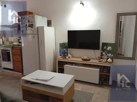 Venta PH 2 ambientes en Lomas de Zamora con patio.