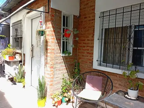 Depto Tipo Casa 2 ambientes con 1 baño