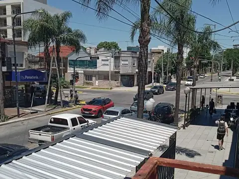 VENTA PH 3 AMBIENTES BERNAL CENTRO