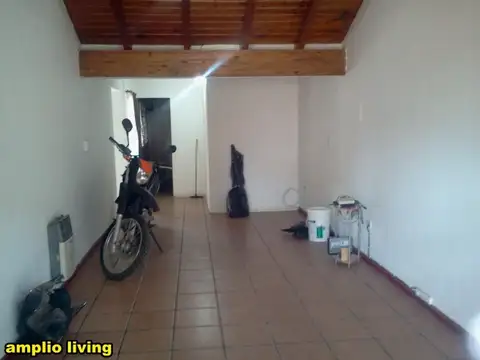 Casa 5 ambientes con 2 baños