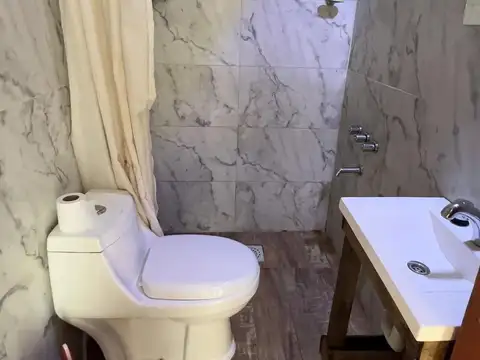 VENTA CABAÑA 2 DORM. CON COSTA AL  LAGO EMBALSE