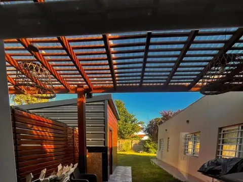 Casa con depto independiente en venta – Alfar, Zona sur