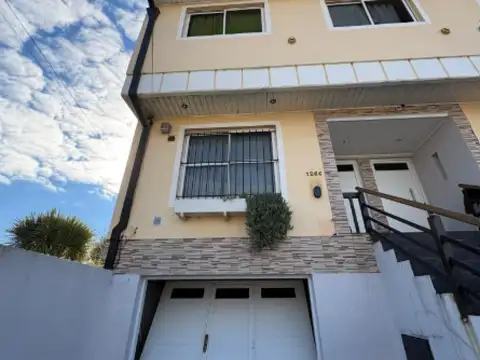 Casa en Venta - 3 Dormitorios 3 Baños - 461mts - Mar Del Plata