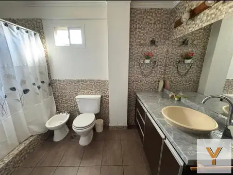 Casa 4 ambientes con 3 baños