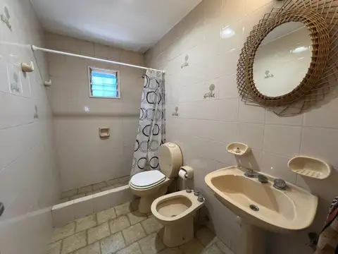 Depto Tipo Casa en Alquiler con 1 cocheras