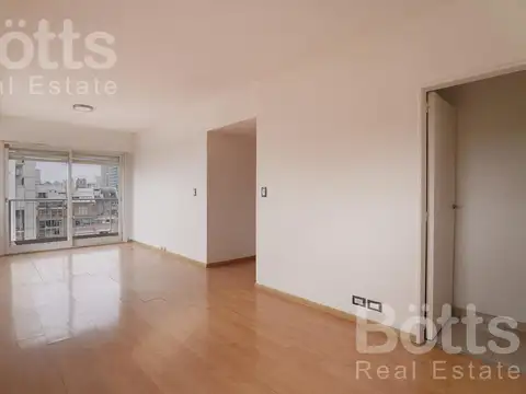 SEMIPISO LUMINOSO 3 AMB CON BALCÓN ZONA LA IMPRENTA / LAS CAÑITAS