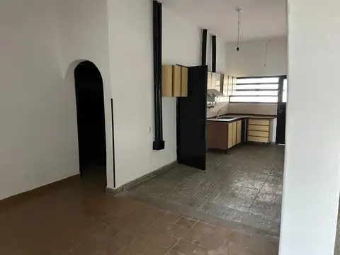 Casa 5 ambientes con 1 baño