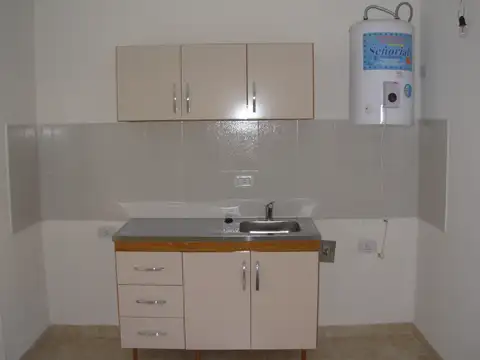 Depto Tipo Casa en Alquiler en Castelar Sur, $ 420.000