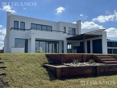 Casa en venta en el Barrio Costas,, Puertos / Escobar