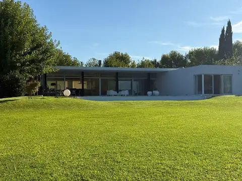 Casa en Pilar