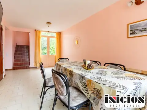 Casa 4 ambientes con 2 baños