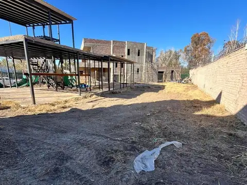 VENTA DE LOTE CON OBRA INICIADA EN STEEL FRAME