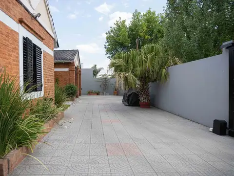 Casa 6 ambientes con 4 baños