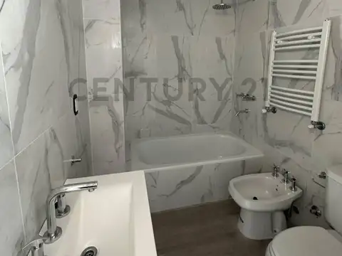 Departamento en venta en La Plata semi piso de 1/2 dormitorios