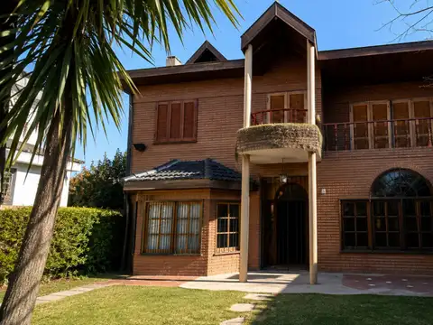VENTA CHALET EN DOS PLANTAS EL JAGUEL.