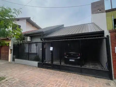 Casa en venta 5 ambientes en Merlo centro