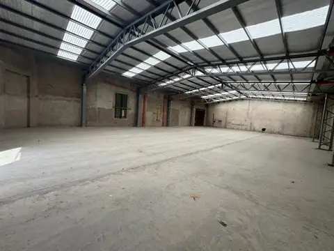 Galpon en Alquiler 14,72  mts Frente