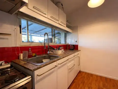 Casa 7 ambientes con 2 baños