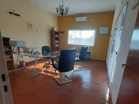 ALQUILER DE OFICINA  EN MORENO