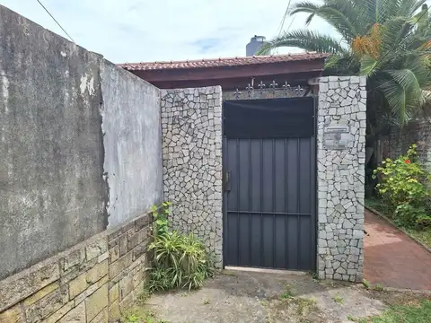 Depto Tipo Casa 4 ambientes con 2 baños